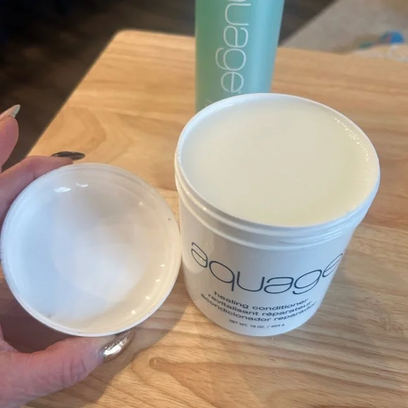 Aquage Vitalizing Shampoo and Healing Conditioner - Green and White - Picture 4 of 4